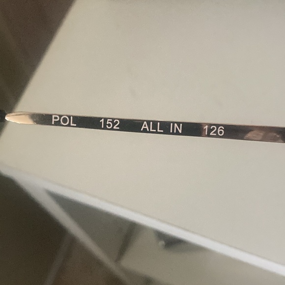 Quay Sunglasses - Picture 5 of 6